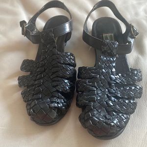 Cole Haan Vintage Fisherman Style Black Sandals.